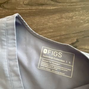 FIGS scrub set. Light blue/grey color. Great condition!